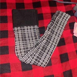 Woman’s Checkered Leggings